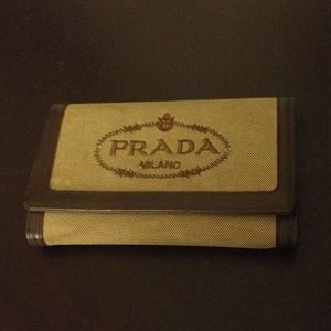 GIFTED❤️❤️❤️ Prada Wallet