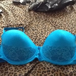 (trade@akonig10)Beautiful blue bra