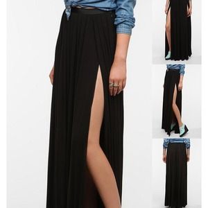 SOLD🚫Urban Outfitters double slit maxi skirt