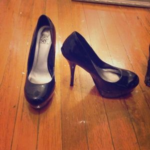 Black pumps size 7