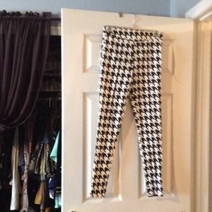 Black and white houndstooth skinny pants!