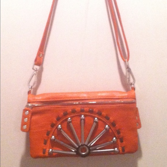 Cross body or Clutch bag! - Picture 1 of 4