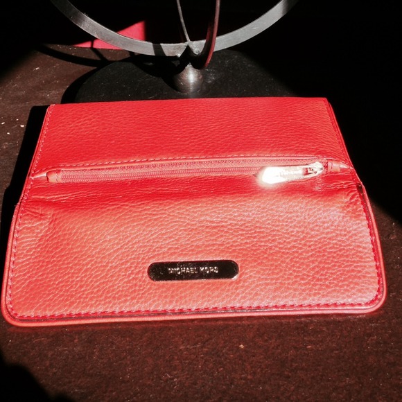 SOLD Michael Kors - Picture 4 of 4