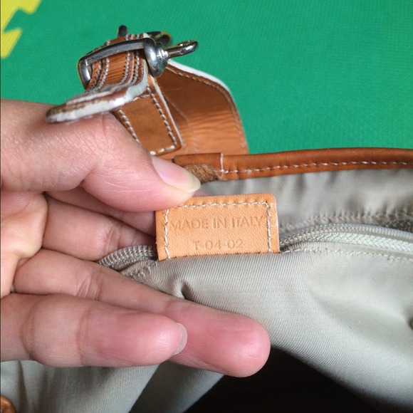 100%💗burberry💗 - Picture 3 of 7