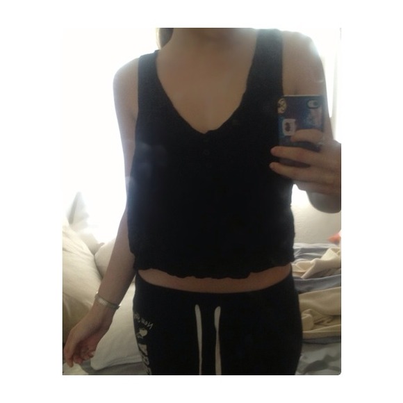 ❌SOLD❌⚡15$⚡BRANDY MELVILLE Erim black cutout tank - Picture 4 of 4