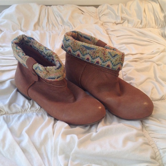 Steve Madden Shoes - Steve Madden ankle boots and purse bundle