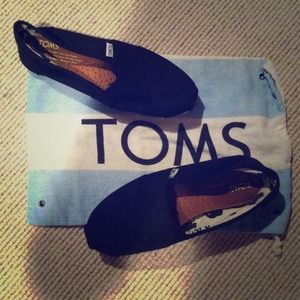 BLACK TOMS! BRAND NEW