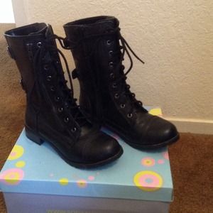 combat boots