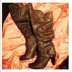 Very Volatile buckle boots