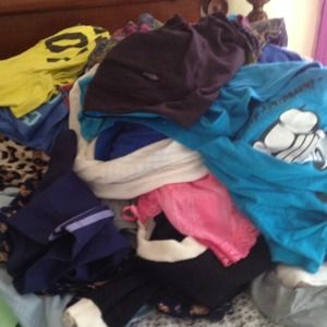 😩 All the clothes I yet have to list