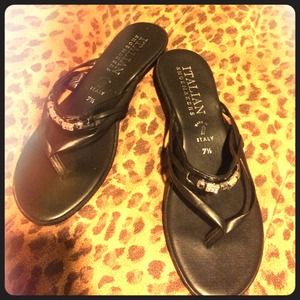 BRAND NEW---Italian shoemaker sandals