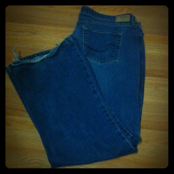 Women Levi's low rise bootcut