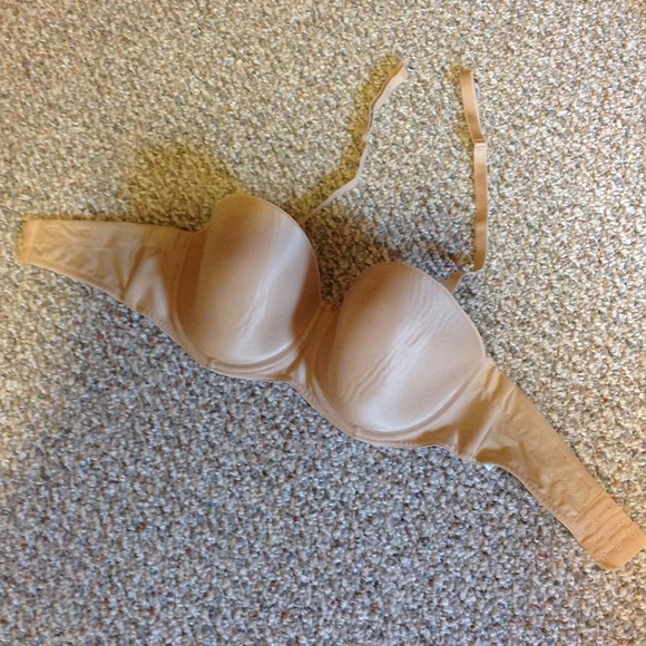 Fantasie. Bra. 36E. Equal to USA 36 DDD.