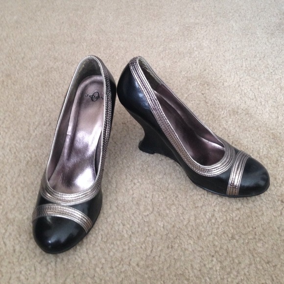 Black and silver wedges