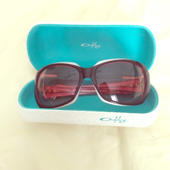 ♦️SOLD♦️Oakley sunglasses