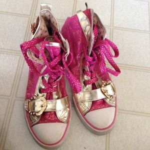 PINK APPLE BOTTOMS CHUCKS