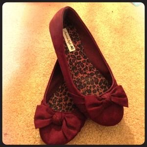 SOLD!!!! American Eagle flats