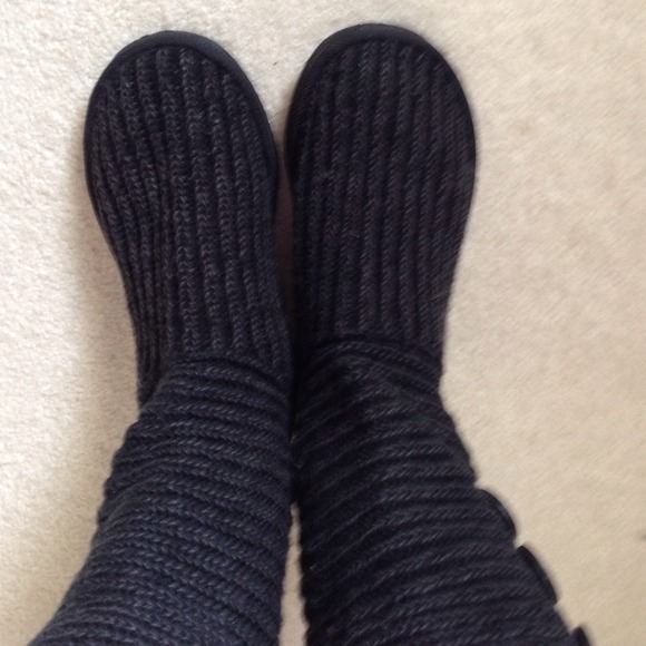 Cable-knit sweater boots