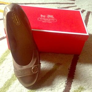 Coach flats