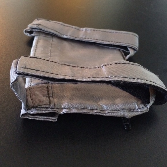 Arm wallet - Picture 2 of 2