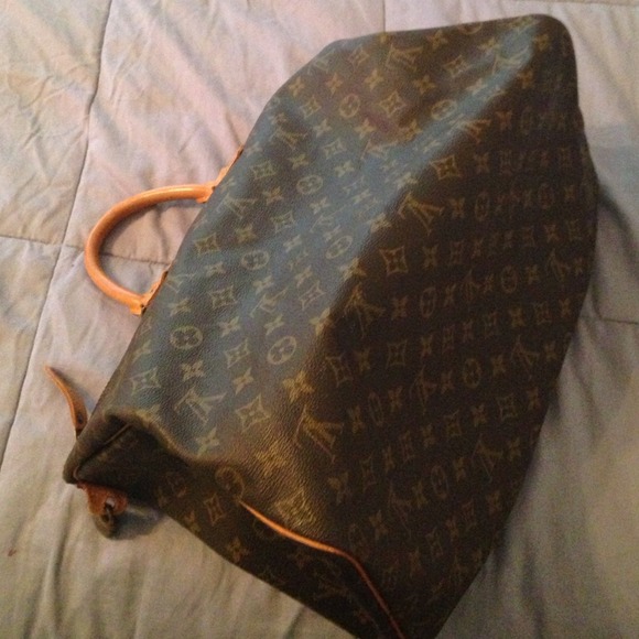📷👜📷MORE REQUESTED PICS LV SPEEDY 40📷👜📷 - Picture 2 of 4