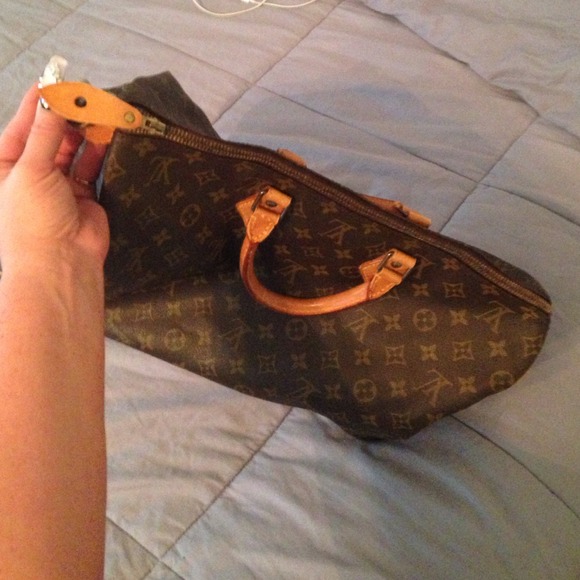📷👜📷MORE REQUESTED PICS LV SPEEDY 40📷👜📷 - Picture 3 of 4