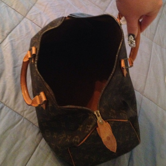 📷👜📷MORE REQUESTED PICS LV SPEEDY 40📷👜📷 - Picture 4 of 4