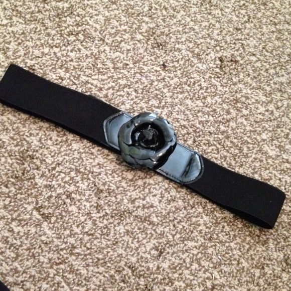 Black rose belt - Picture 1 of 3