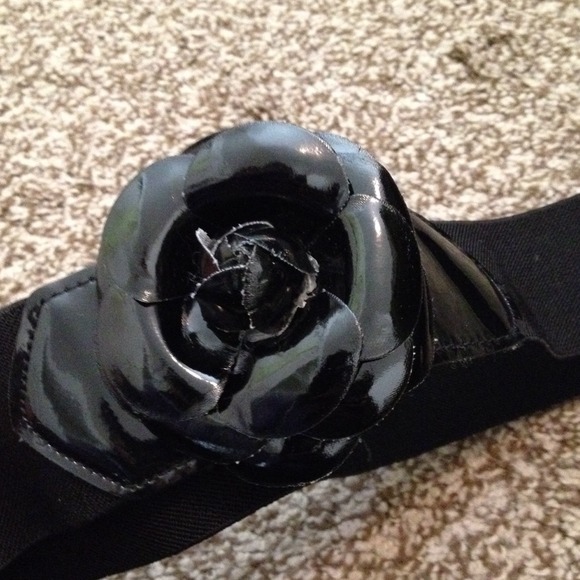 Black rose belt - Picture 2 of 3