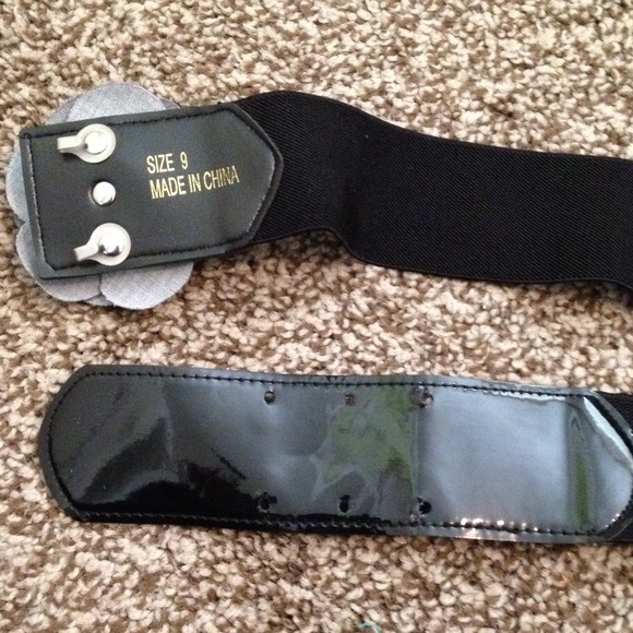 Black rose belt - Picture 3 of 3