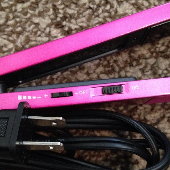 Hot pink bed head flat iron!! - Picture 3 of 4