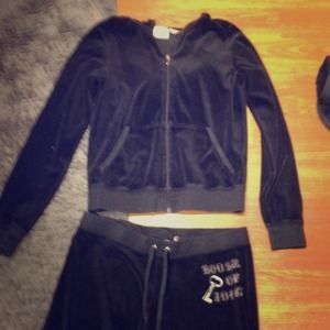 Juicy sweat suit. Top is a M and bottoms are S