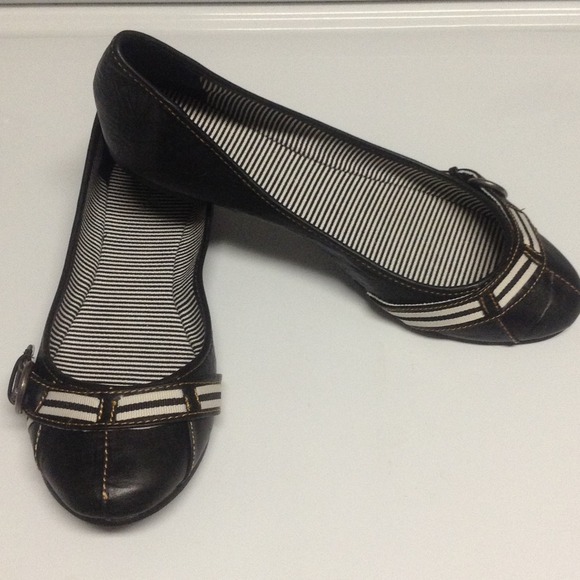 Super cute flats!