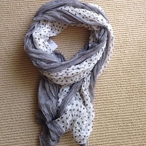 Urban outfitters blk polka dot scarf