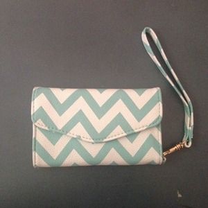 iPhone wristlet wallet