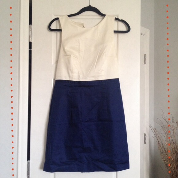 🎈 SOLD 🎈H&M navy and cream shift dress