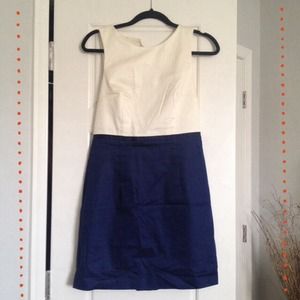 🎈 SOLD 🎈H&M navy and cream shift dress