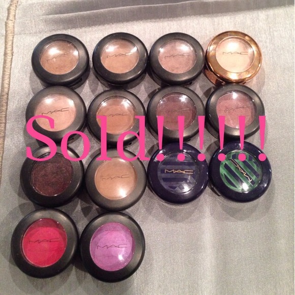 Sold!!!!!!! MAC eyeshadows!!!