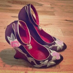 YSL sculptures heels