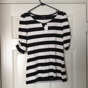 😍Reduced! Brand New White House Black Market Top