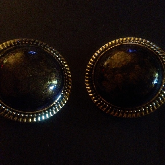 "Black Marble" clip on Earrings - Picture 2 of 3