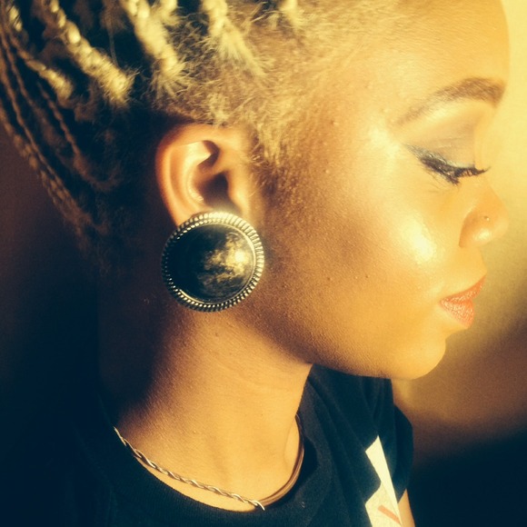 "Black Marble" clip on Earrings - Picture 3 of 3