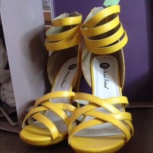 Michael Antonio yellow high heel