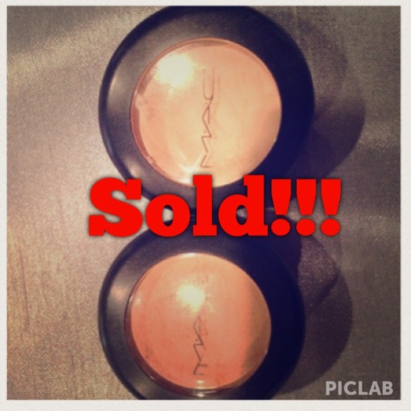Sold!!! MAC concealers