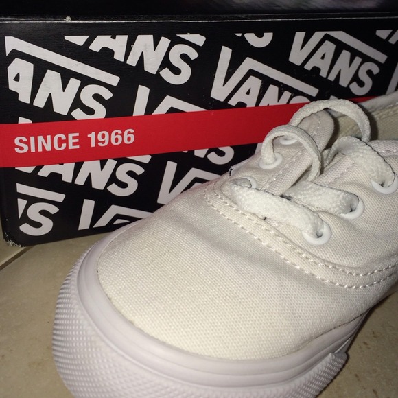 white vans size 8