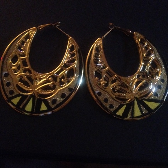 "Bumblebee" Gold hoop earrings - Picture 4 of 4