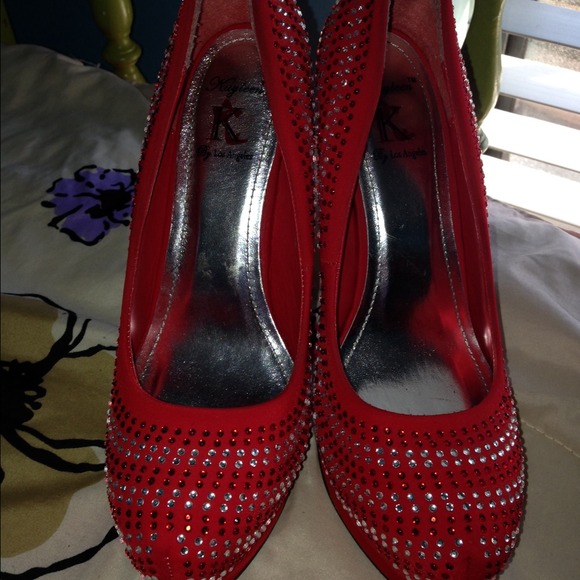 Heels - Picture 4 of 4
