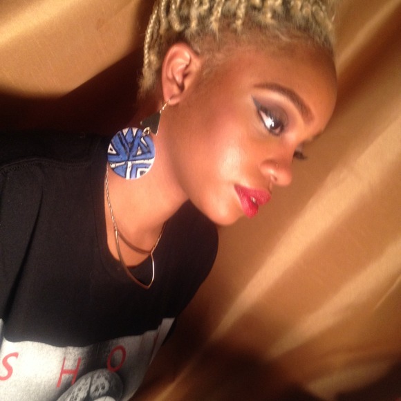 "Blue maze" statement earrings - Picture 2 of 3