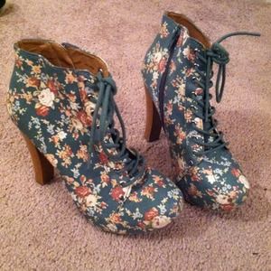 Floral print short boots