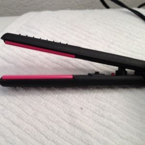 Revlon mini straightner